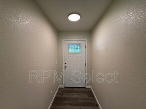 1238 Woodfield Ave in Sacramento, CA - Building Photo - Building Photo