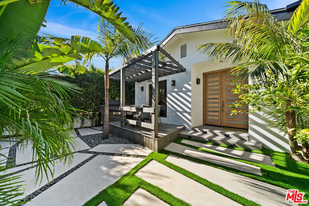 355 S Sycamore Ave in Los Angeles, CA - Building Photo