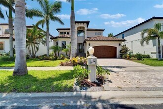 6116 Lagomar Ln in Apollo Beach, FL - Building Photo - Building Photo