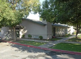 Sunrise Apartments in Fresno, CA - Building Photo