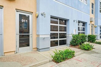 911 E Santa Ana Blvd in Santa Ana, CA - Building Photo - Building Photo
