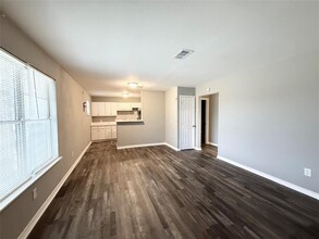 3643 N MacGregor Way in Houston, TX - Building Photo - Building Photo