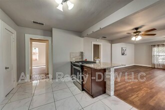 2933 James Ave in Fort Worth, TX - Building Photo - Building Photo