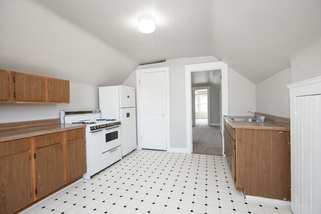 13416 Harlon Ave in Lakewood, OH - Building Photo - Building Photo