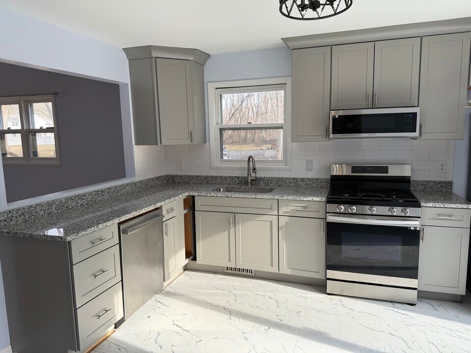 5940 Curry Rd Ext in Schenectady, NY - Building Photo