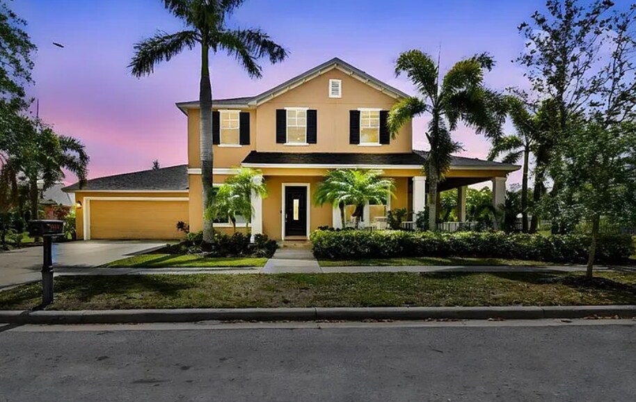 824 Islebay Dr in Apollo Beach, FL - Building Photo