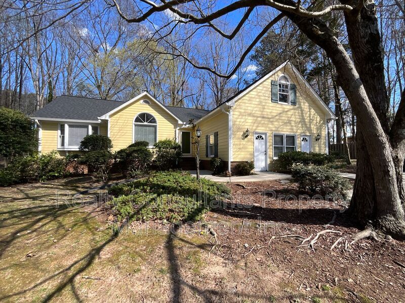 5804 High View Rd in Greensboro, NC - Building Photo