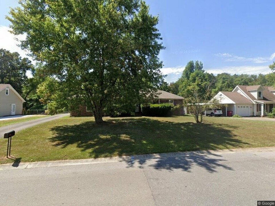 312 Kelsey Dr in Clarksville, TN - Building Photo