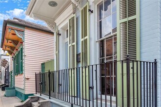 1300 Chartres St in New Orleans, LA - Foto de edificio - Building Photo