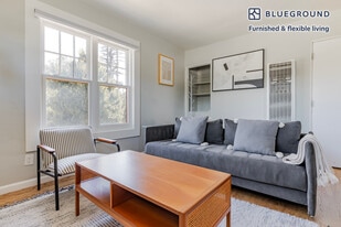 325 Hawthorne Ave in Palo Alto, CA - Building Photo