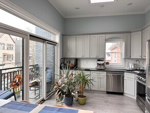 37 Spruce St, Unit 5 in Jersey City, NJ - Building Photo - Building Photo