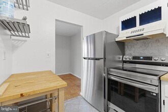 2614 Fort Farnsworth Rd in Alexandria, VA - Building Photo - Building Photo