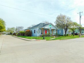 7110 Oak St in Frisco, TX - Building Photo - Building Photo