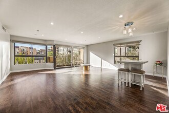 727 S Ardmore Ave in Los Angeles, CA - Building Photo - Building Photo