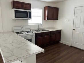 3631 W Salinas in San Antonio, TX - Building Photo - Building Photo