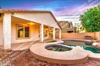 2120 E Chanute Pass in Phoenix, AZ - Foto de edificio - Building Photo