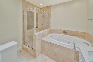 2109 Vanderbilt Ln in Redondo Beach, CA - Building Photo