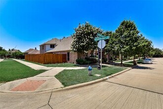 10283 Limbercost Ln in Frisco, TX - Foto de edificio - Building Photo