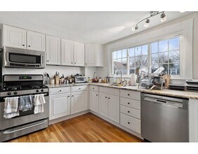 68 Pleasant St in Cambridge, MA - Building Photo - Building Photo