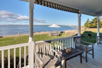 152 King St in Orient, NY - Building Photo - Building Photo