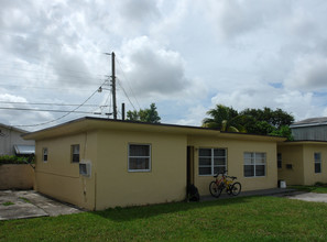 510 NW 60th Ter in Hollywood, FL - Foto de edificio - Building Photo