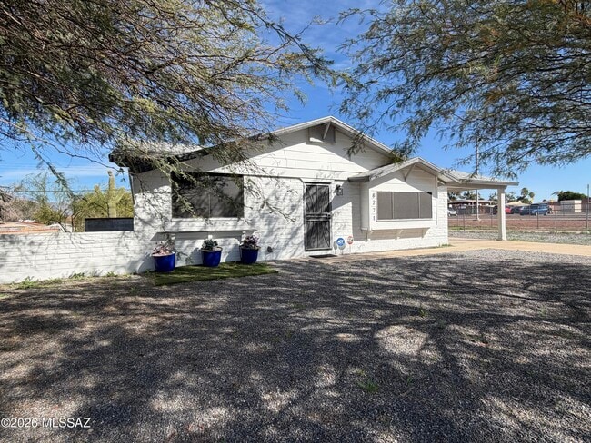 8271 E Kenyon Dr in Tucson, AZ - Building Photo - Building Photo