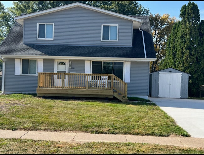 2009 Queens Dr