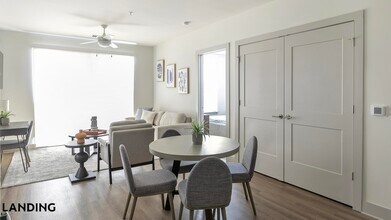 2500 9th Ave SW, Unit 107 in Huntsville, AL - Foto de edificio - Building Photo