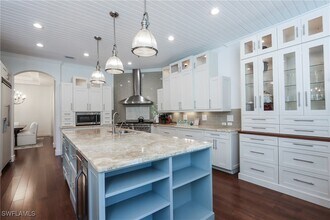 678 11th Ave S in Naples, FL - Building Photo - Building Photo