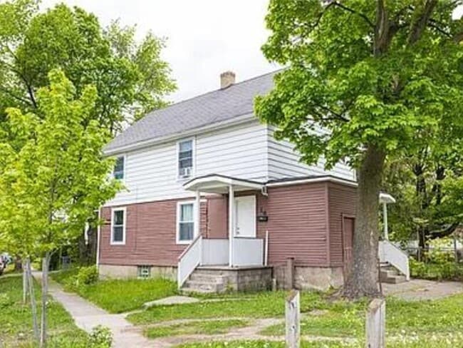 property at 16 Cummings St