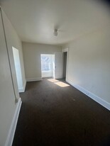 1054 E 10th St in Erie, PA - Building Photo