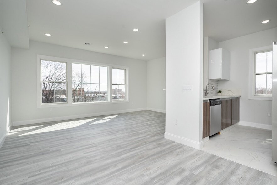 144 Bergen Ave in Jersey City, NJ - Building Photo