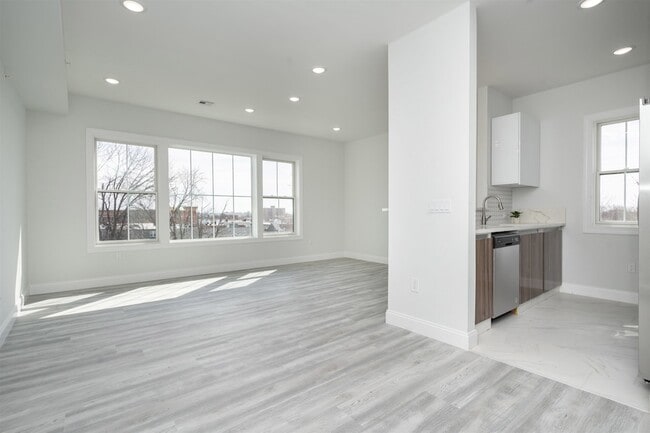 144 Bergen Ave, Unit 4D in Jersey City, NJ - Building Photo - Building Photo