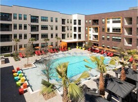 2402 Aldrich St in Austin, TX - Building Photo