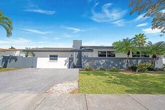 2015 NE 198th Terrace in Miami, FL - Building Photo - Building Photo