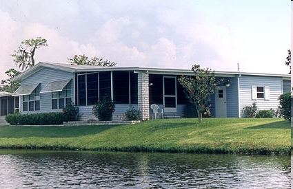 Hamptons Golf & County Club in Auburndale, FL - Building Photo