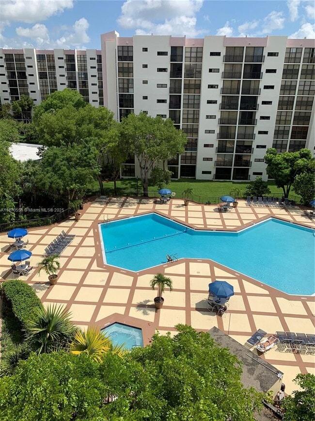 property at 17021 N Bay Rd