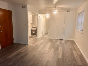 3034 S Moreland Blvd in Cleveland, OH - Building Photo - Building Photo