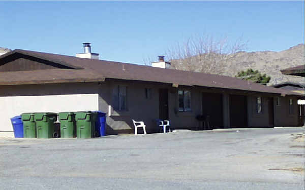 20236 Pawhuska Rd in Apple Valley, CA - Building Photo - Building Photo