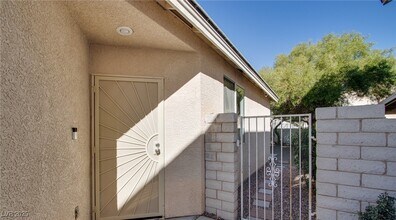 8836 Iron Hitch Ave in Las Vegas, NV - Building Photo - Building Photo