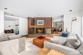 21 Olmstead Hill Rd in Wilton, CT - Building Photo - Building Photo