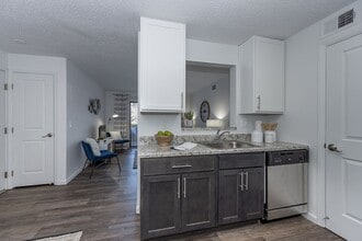 3949 Laurel Dr in Beavercreek, OH - Building Photo - Building Photo