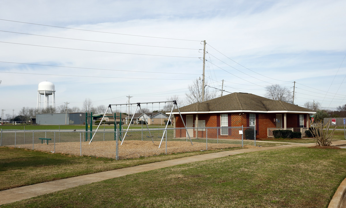 Briarwood Estates in Robertsdale, AL - Foto de edificio