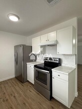 8134 Whistler in San Antonio, TX - Foto de edificio - Building Photo