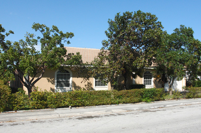 1825 Fillmore St in Hollywood, FL - Building Photo - Building Photo