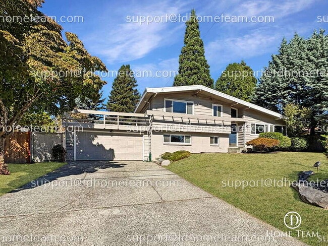 property at 10922 SE 4th St