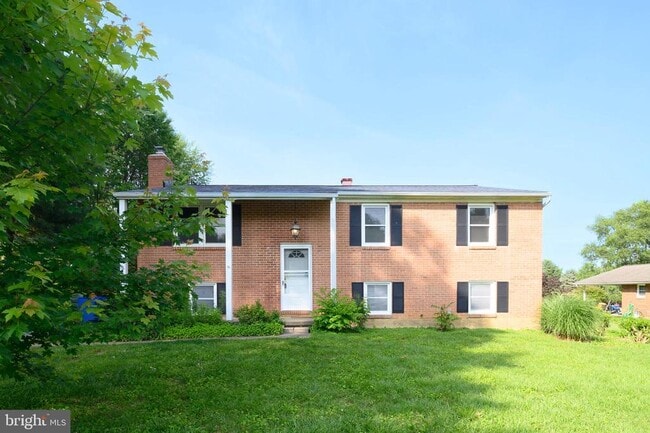 102 Roosevelt Rd in Eldersburg, MD - Building Photo - Building Photo