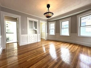 26 Larch St, Unit 26 in Boston, MA - Building Photo - Building Photo