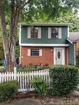 5031 Village Green Way in Alpharetta, GA - Building Photo