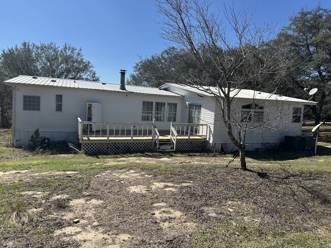 5019 Grassy Pond Rd in Chipley, FL - Building Photo - Building Photo